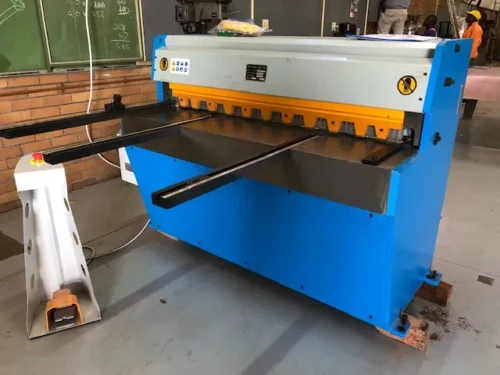 Guillotine 1300x3.5