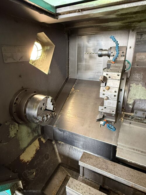 WhatsApp Image 2026-04-14 at 16.52.42 (2) FEELER CNC Slant Bed Lathe – Fanuc OiT | 12-Station Turret | Hydraulic Chuck & Tailstock | Production CNC Turner
