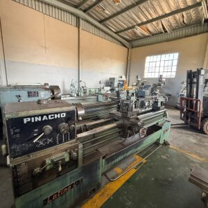 (SOLD) Pinacho Lathe – 2000mm Between Centres – 500mm Swing – With Chucks & Tooling