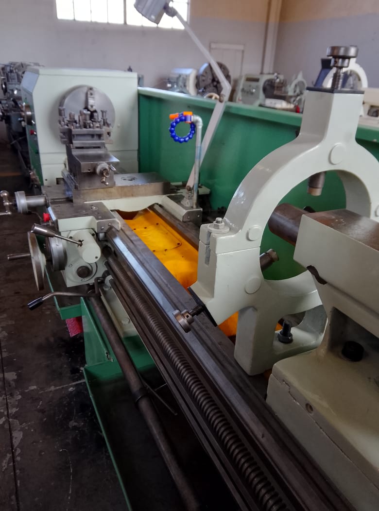 Saxon 6266C Heavy Duty Centre Lathe – 2000mm Between Centres | 660mm Swing | 105mm Bore